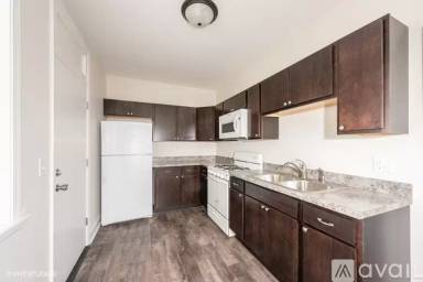 Main picture of 4934 W Jackson Blvd