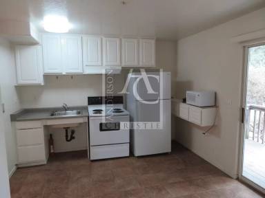 Main picture of 219 Fern St