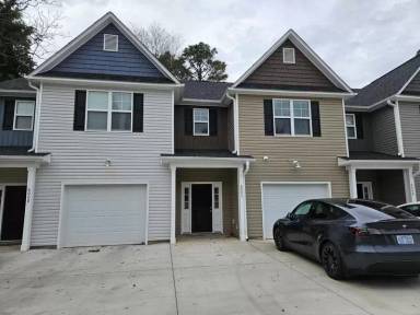 Main picture of 600 Roxie Ave
