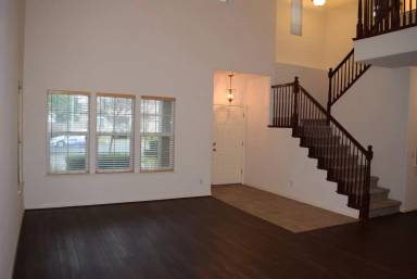 Main picture of 34 Penelope Ct