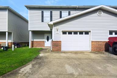 Main picture of 765 Pine Alley St