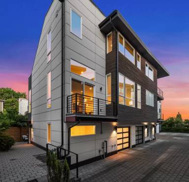 Main picture of 818 25th Ave S