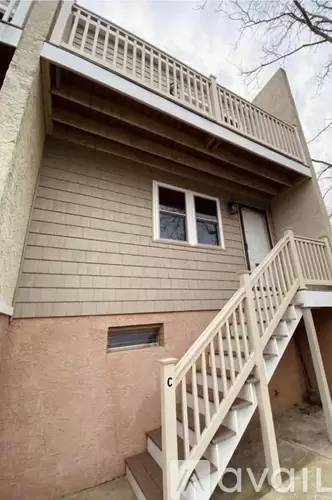 Main picture of 414 W Burk Ave