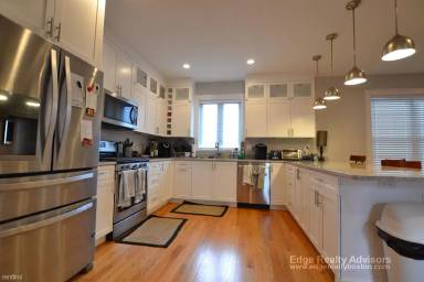 Main picture of 135 Parsons St