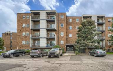 Main picture of 1200 Golden Cir