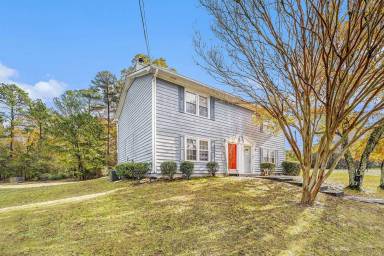 Main picture of 3102 Robie Ln