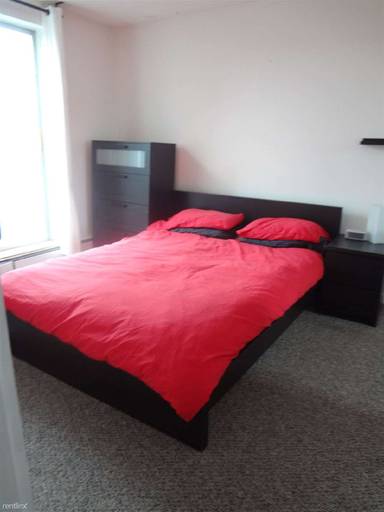 Main picture of 144 Kenrick St