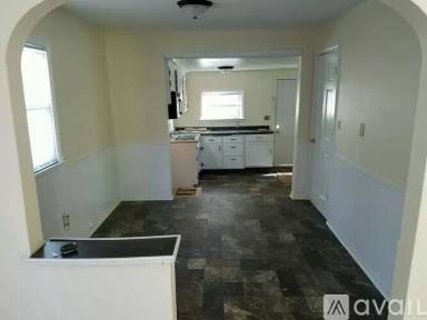 Main picture of 333 E Greenview Ave