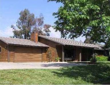 Main picture of 16781 Lake Wohlford Ln