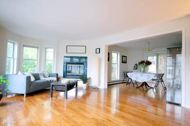 Main picture of 20 Dale St