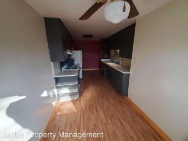 Main picture of 2317 E 8th St