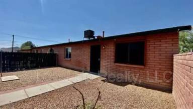 Main picture of 1045 S Herbert Ave