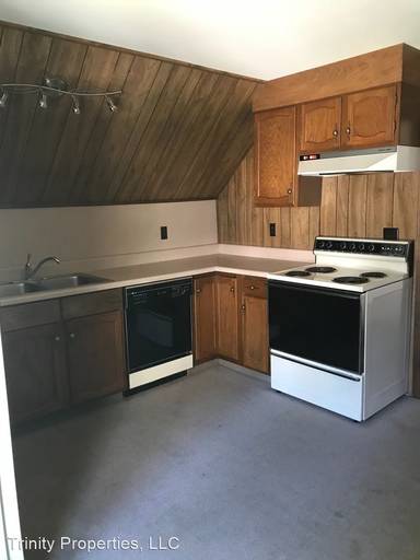 Main picture of 111 S Oak St