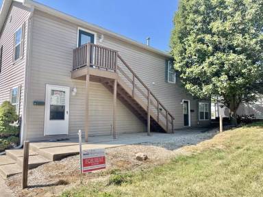 Main picture of 810 W Elm St