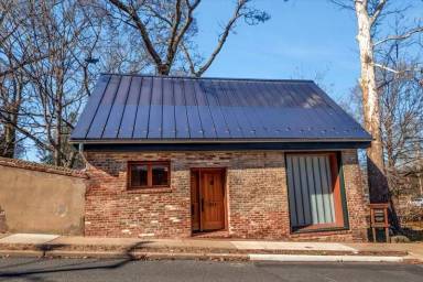 Main picture of 211 Lewis St