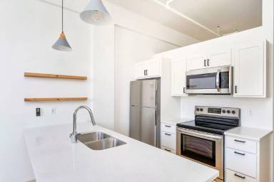 Main picture of 1831 W Michigan St