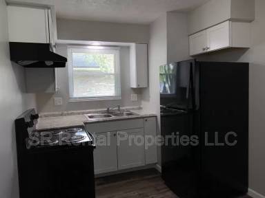 Main picture of 218 Bridge St