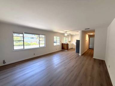 Main picture of 194 Tunstead Ave