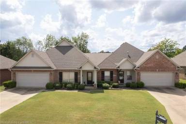 Main picture of 2700 Dyllan Ct