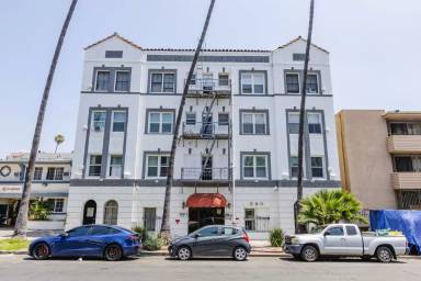 Main picture of 520 S Mariposa Ave