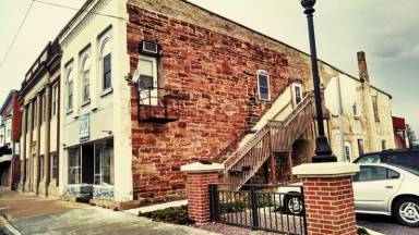 Main picture of 135 E State St