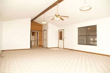 Main picture of 320 Piney Rd