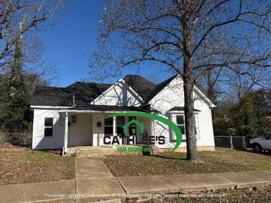 Main picture of 81 Oak St