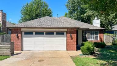 Main picture of 11214 S Nandina Ave