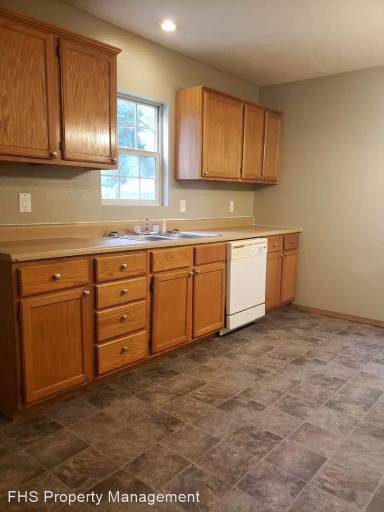 Main picture of 2064 N Lexington Ave
