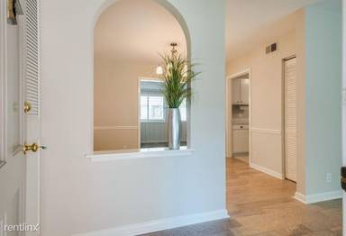 Main picture of Versailles Townhomes Association
