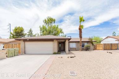 Main picture of 11010 N 66th Dr