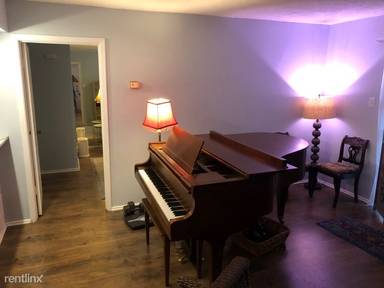 Main picture of 1819 Babcock Rd