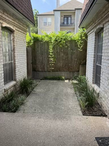 Main picture of 1045 Shook Ave