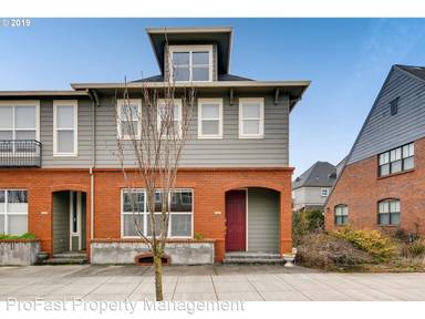 Main picture of 1425 NE Village St