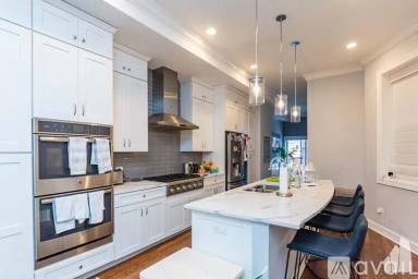 Main picture of 3363 S Giles Ave