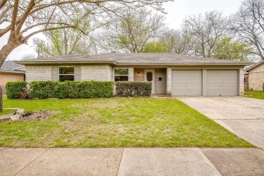 Main picture of 233 NW Suzanne Ter
