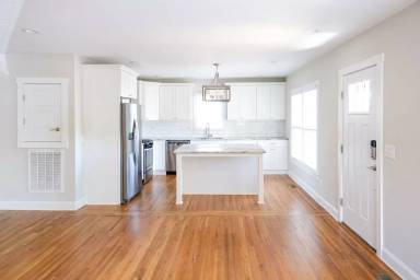 Main picture of 112 Tomassee Ave