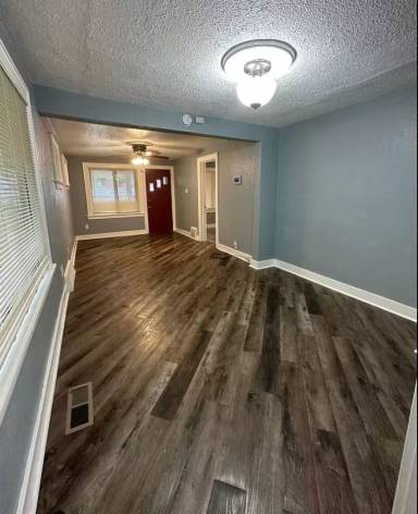 Main picture of 2148 S 91st St