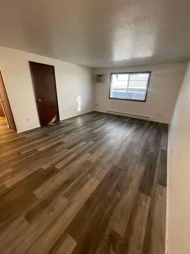 Main picture of 811 W Spofford Ave