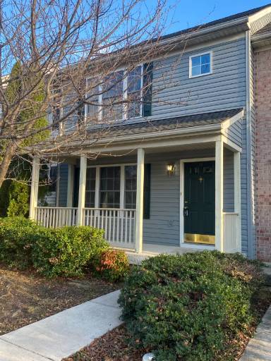Main picture of 28 Mabel Ln