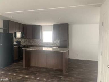 Main picture of 511 E 1st St