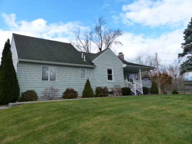 Main picture of 180 Dunsbach Ferry Rd