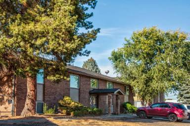 Main picture of 12 S Morain St