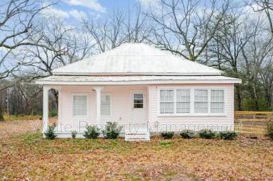 Main picture of 3612 E Brief Rd