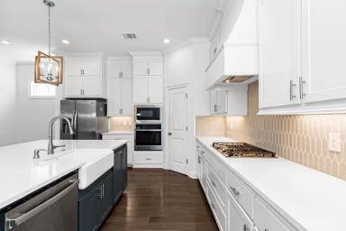 Main picture of 7508 Griffon Dr