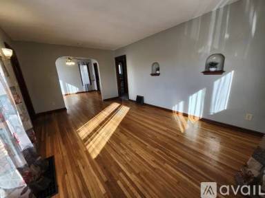 Main picture of 210 E Vine St