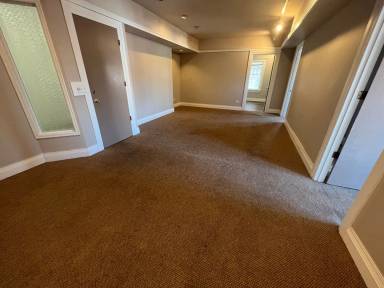 Main picture of 120 Prospect St