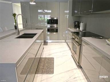 Main picture of 932 Tanglewood Cir