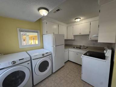 Main picture of 66 Amherst St