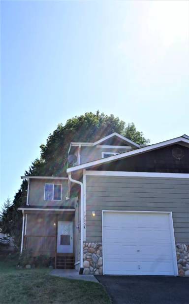 Main picture of 735 Desoto Ave